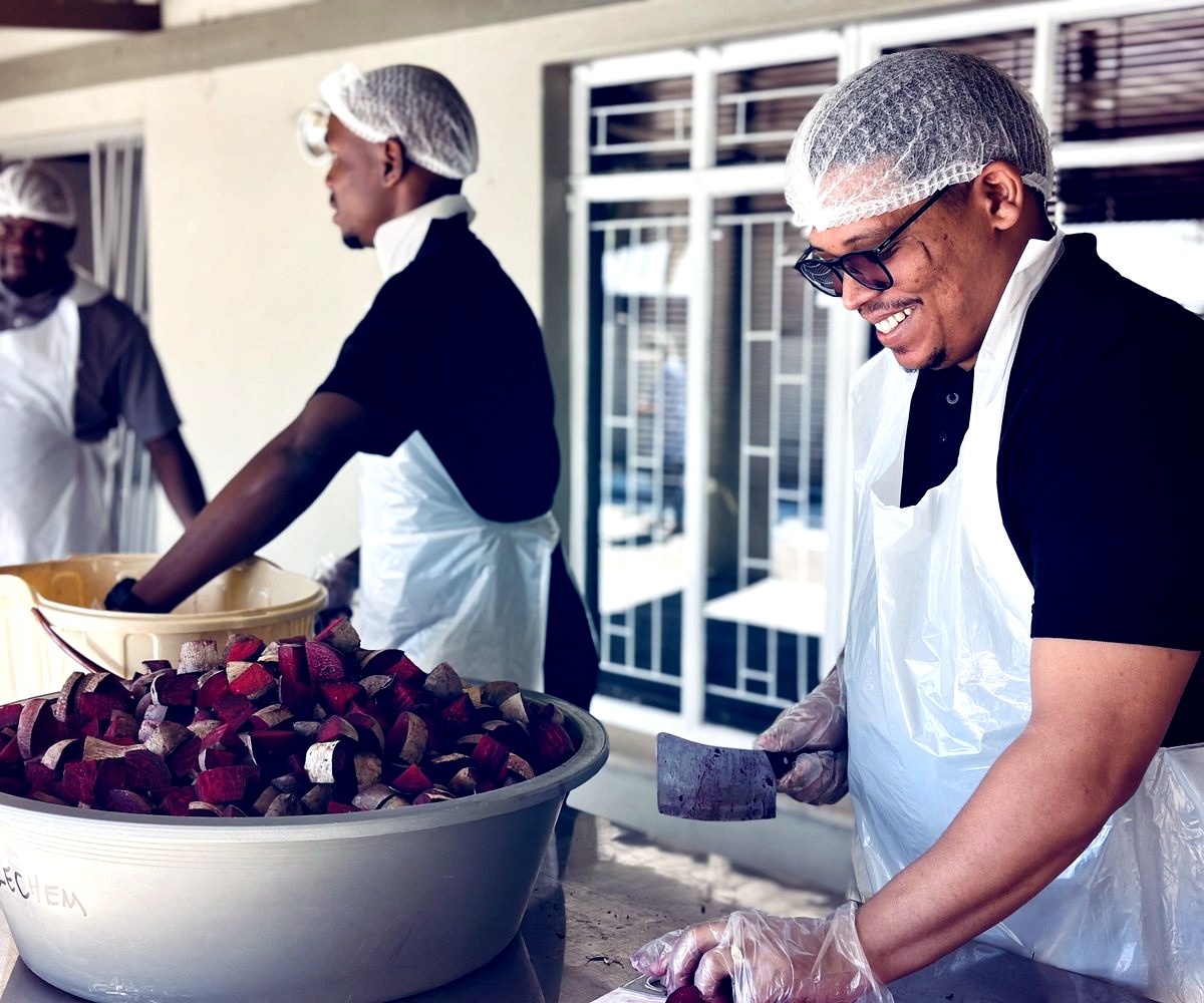 Volunteers preparing beetroot at the distribution centre